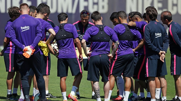 Xavi trainiert in speziellen Adidas Predator Instinct Xavi trainiert in speziellen Adidas Predator Instinct